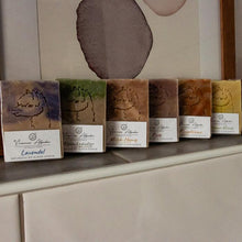 Lade das Bild in den Galerie-Viewer, Alpaka-Naturseife Lavendel
