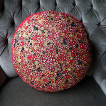 Lade das Bild in den Galerie-Viewer, Yoga-Kissen
