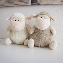 Lade das Bild in den Galerie-Viewer, Schaf Kuscheltier in weiß oder beige
