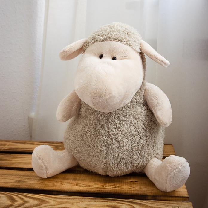 Schaf Kuscheltier in weiß oder beige
