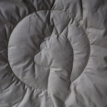Lade das Bild in den Galerie-Viewer, Babybettdecke - Alpaka

